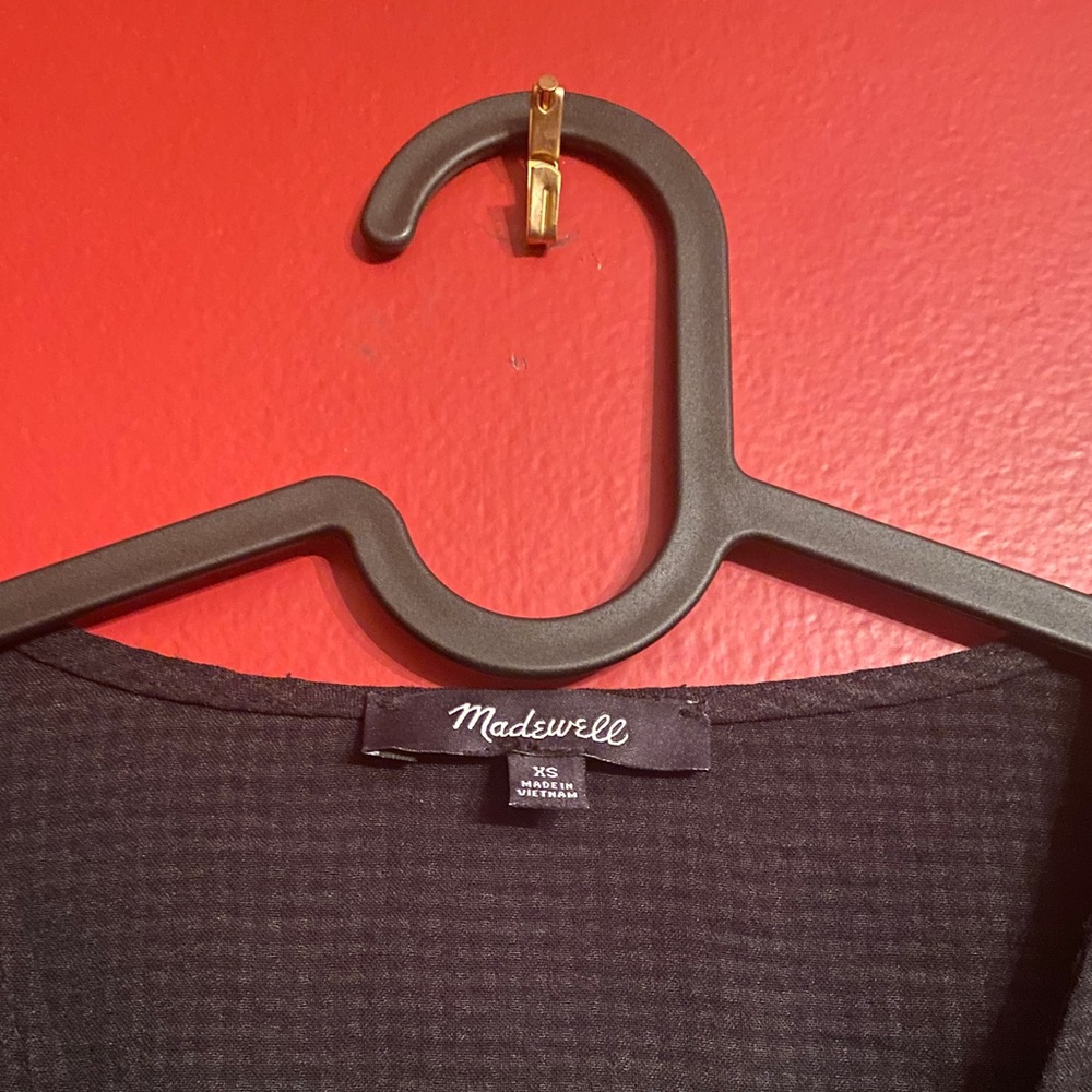 Madewell black v-neck tie wrap shirt, size XS - Picture 4 of 4